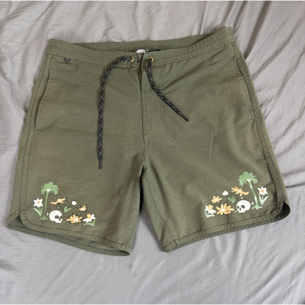 Roark Men's Chiller 17" Atoll Boardshorts Olive Green Skull Floral 31 (32)